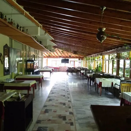 Deniz Kizi Garden Bed & Breakfast