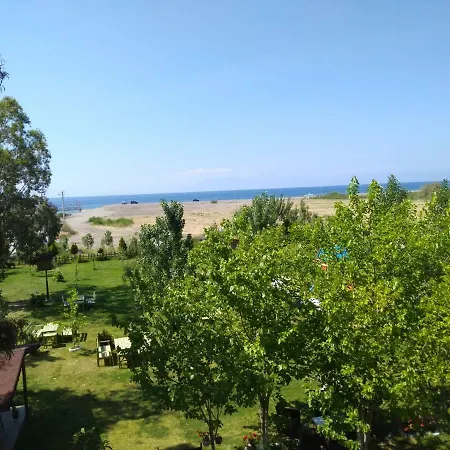 Deniz Kizi Garden Bed & Breakfast *