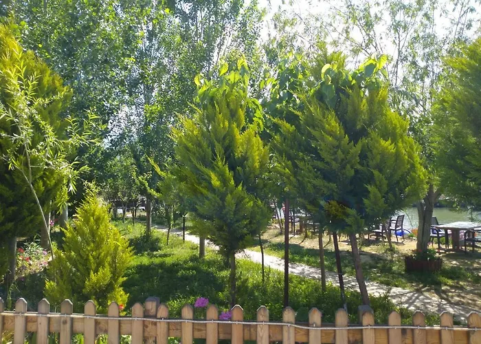 Deniz Kizi Garden Гумульдур